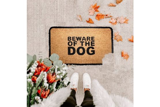 ALFOMBRA ENTRADA FELPUDO COCO SELECTA DISEÑO BEWARE OF THE DOG  MEDIDAS 40 X 60 COD. 185178