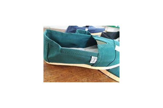 ZAPATILLA LONA COLOR GRUESA INVENCIBLE BORDO, VERDE, AZUL DESDE 37 AL 46